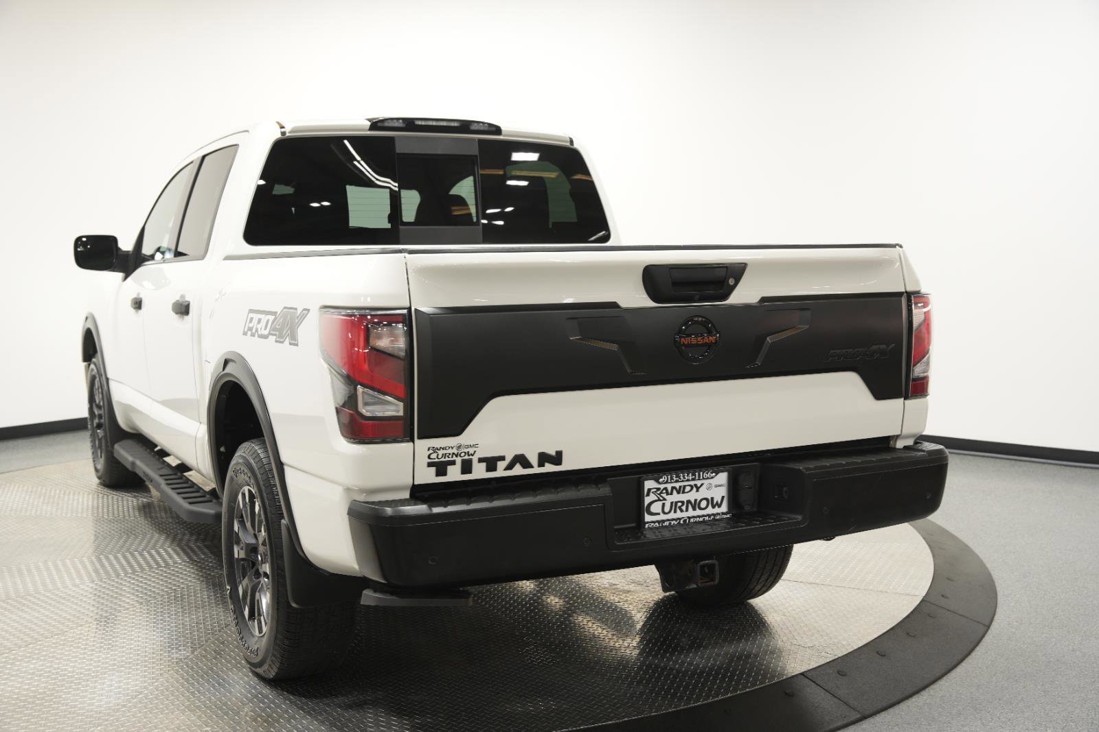 Used 2020 Nissan Titan PRO-4X w/ Pro-4x Utility Package image 6