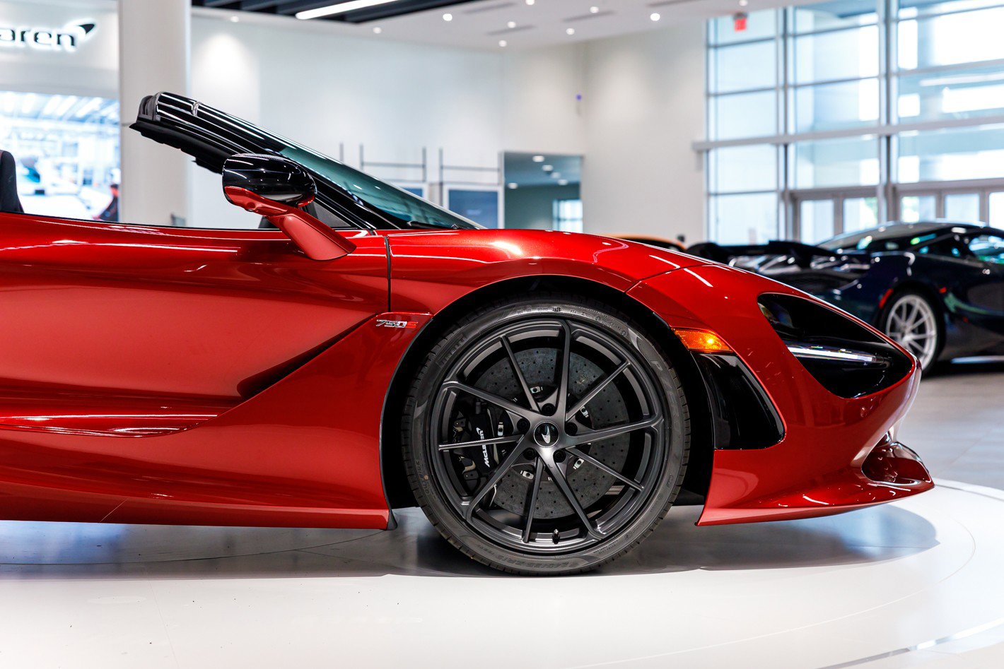 Used 2027 McLaren 750S Spider RWD image 35