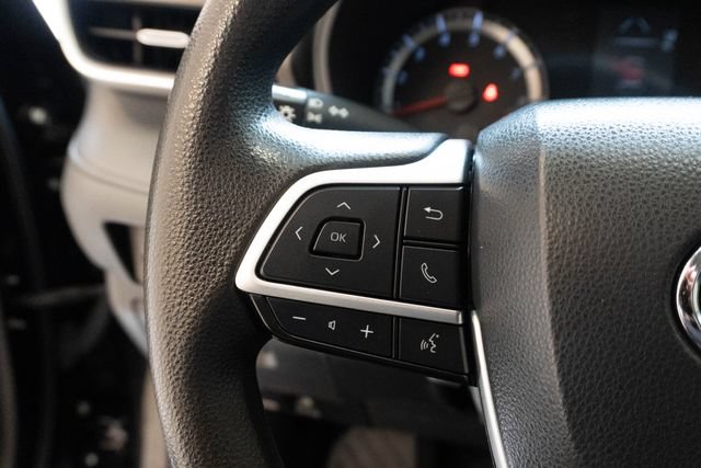 Used 2022 Toyota Highlander L FWD image 24