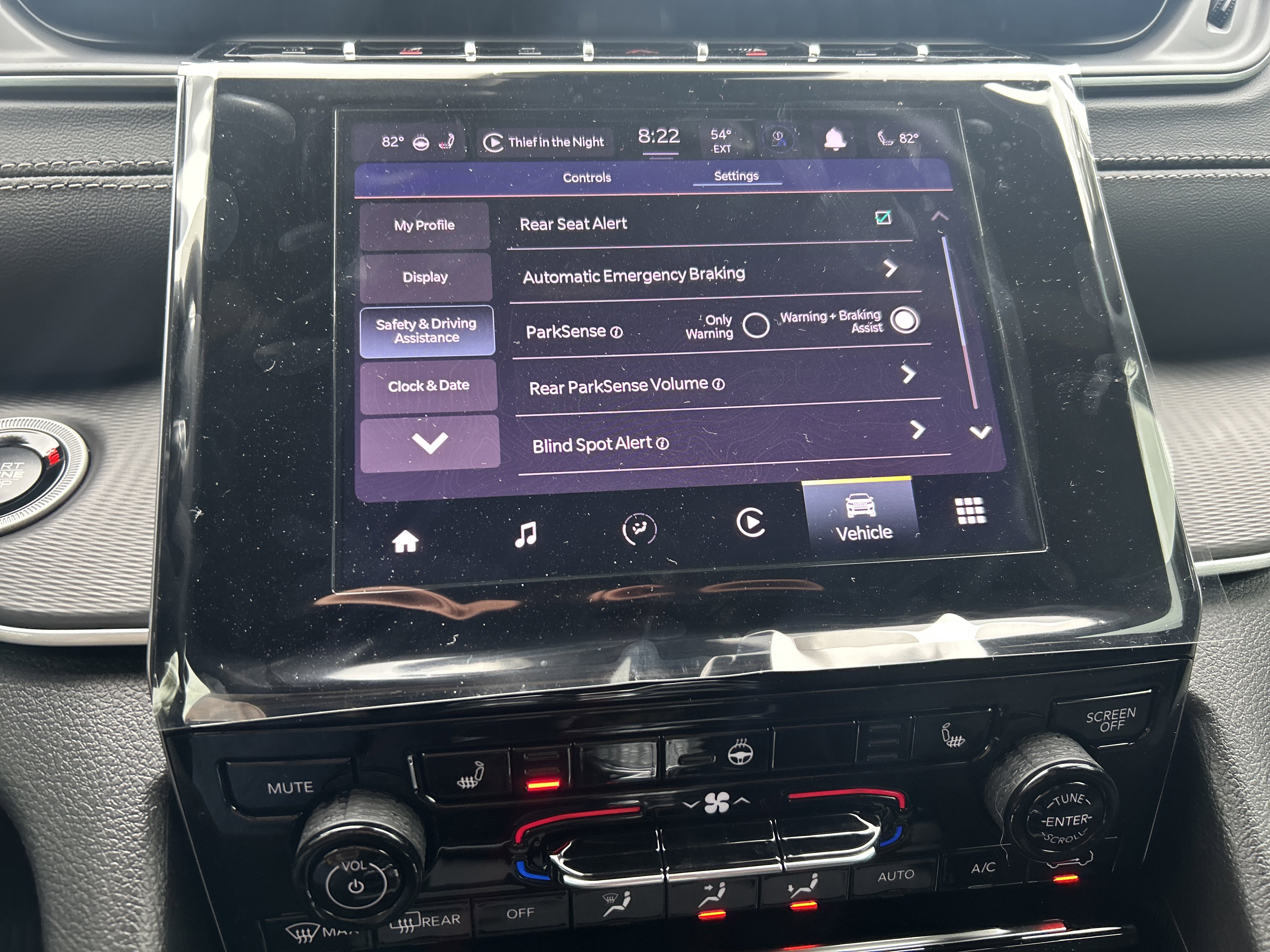 New 2025 Jeep Grand Cherokee Altitude image 30