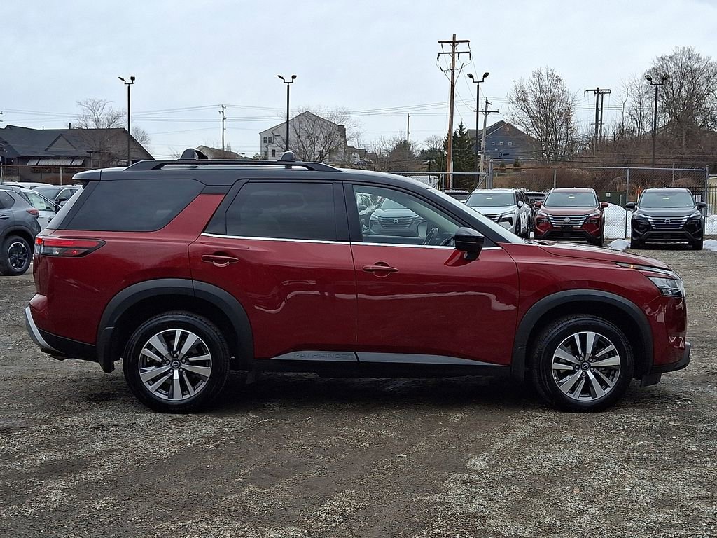 Certified 2023 Nissan Pathfinder SL image 8