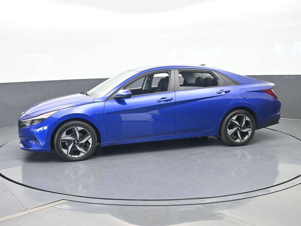 Used 2023 Hyundai Elantra SEL w/ Convenience Package FWD image 4