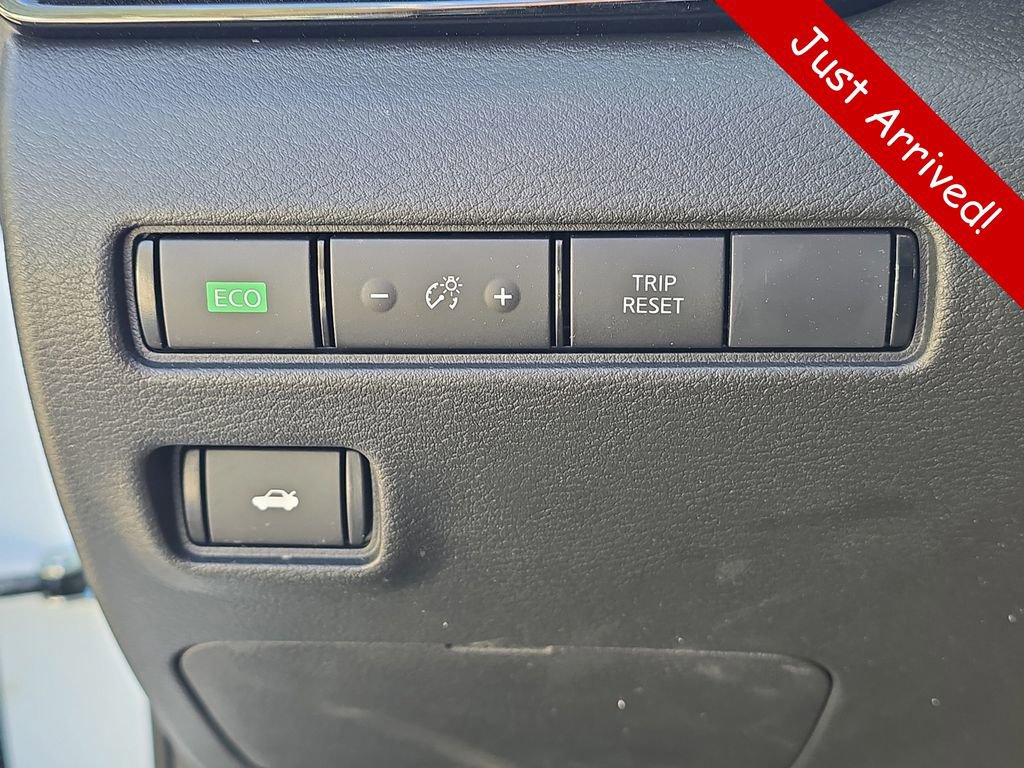 Used 2025 Nissan Sentra SR w/ Midnight Edition FWD image 22