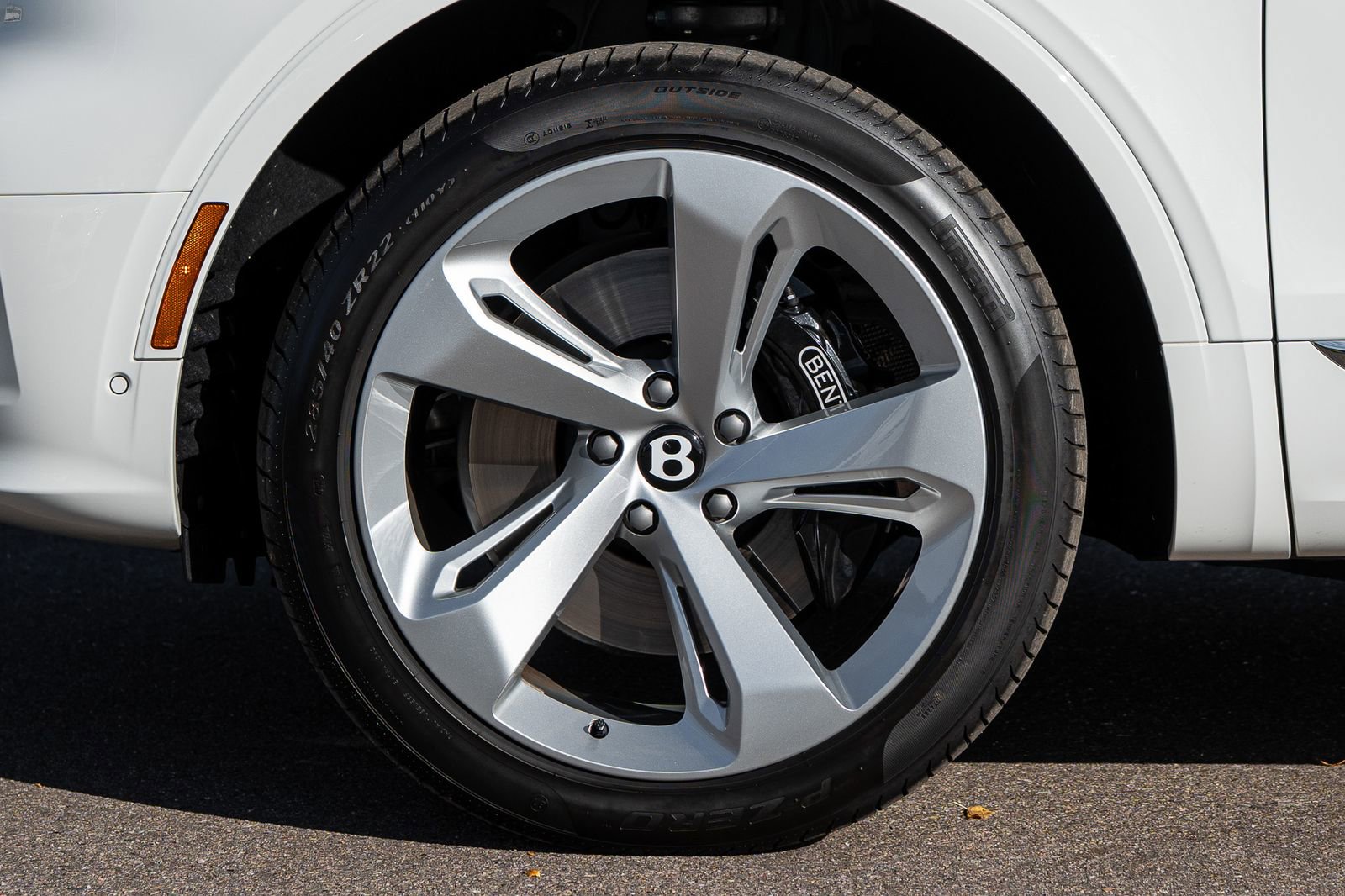 Certified 2025 Bentley Bentayga image 6