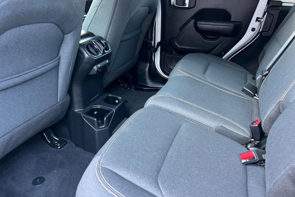 Used 2024 Jeep Wrangler Sport S image 11