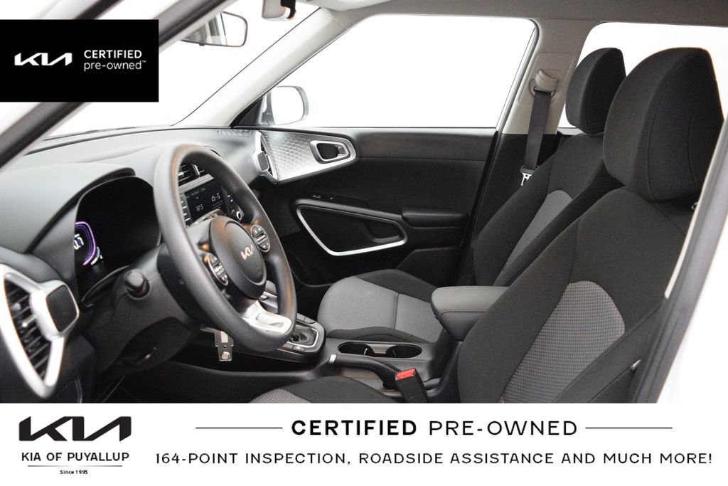 Certified 2025 Kia Soul LX w/ LX Technology Package FWD image 11