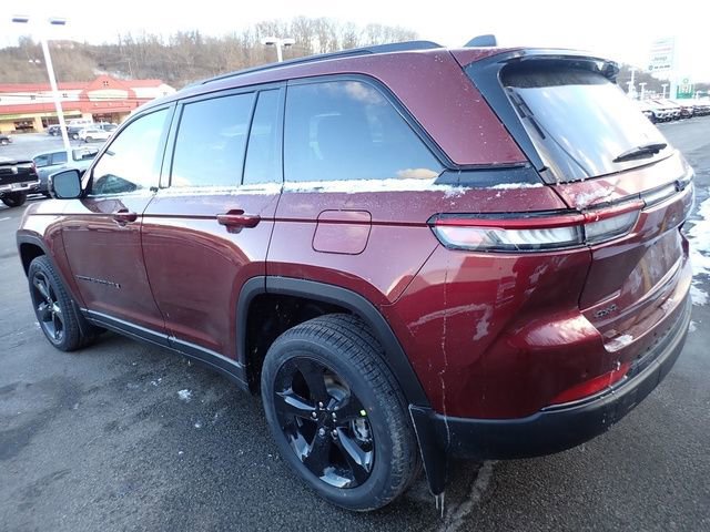 New 2025 Jeep Grand Cherokee Limited w/ Black Appearance Package image 3