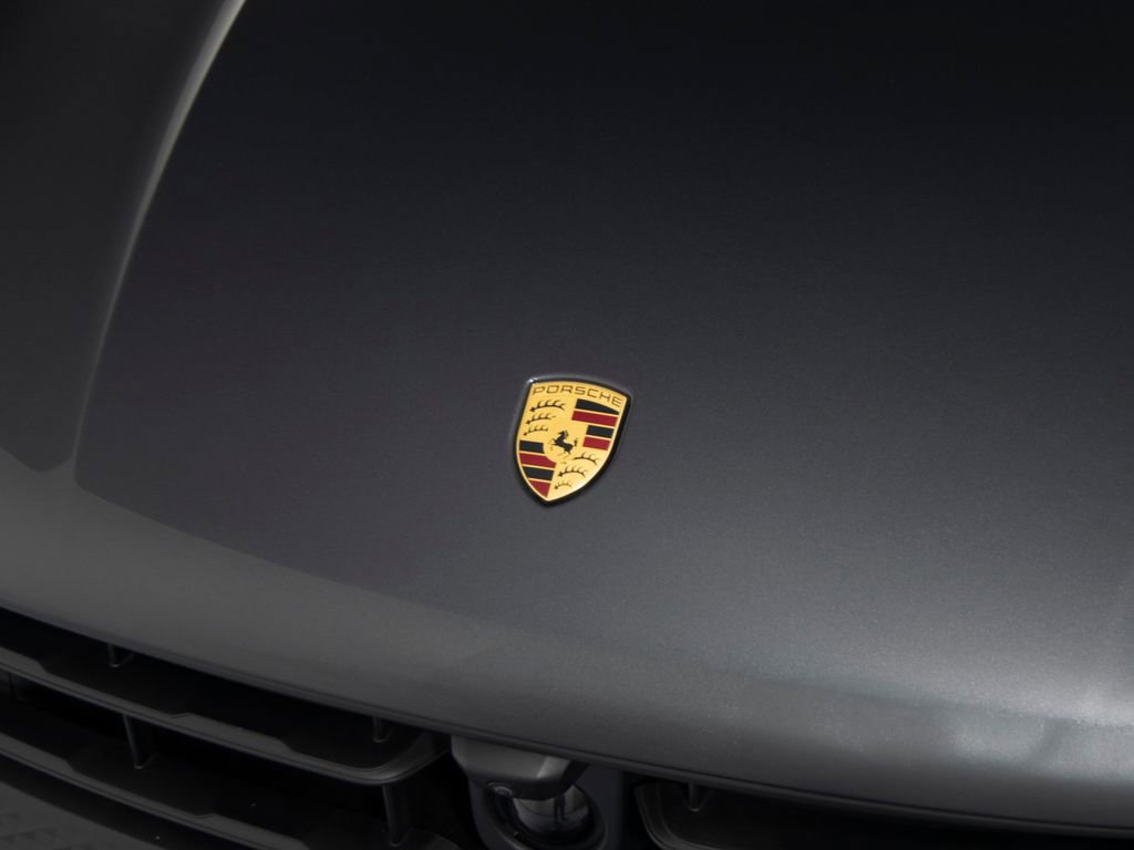 Certified 2025 Porsche Macan image 36