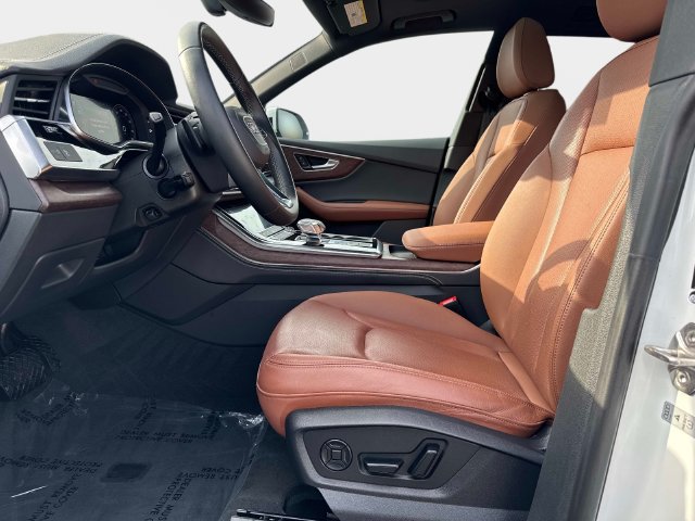 Used 2024 Audi Q8 Premium Plus w/ Premium Plus Package AWD/4WD image 17