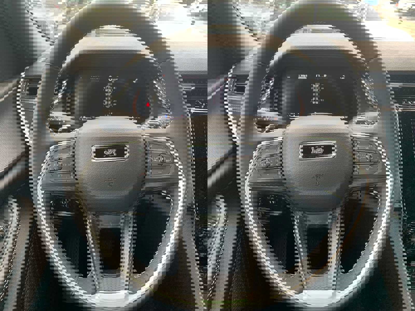 New 2025 Jeep Grand Cherokee Laredo X w/ Luxury Tech Group I image 9