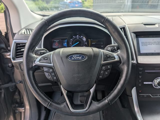 Used 2019 Ford Edge Titanium FWD image 15