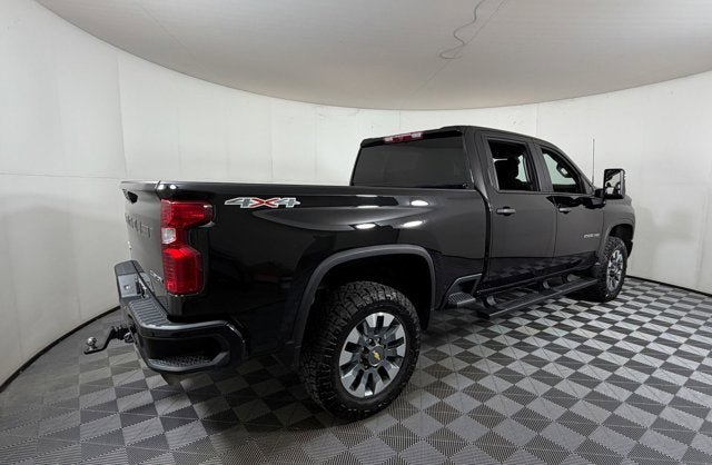 Used 2023 Chevrolet Silverado 2500 Custom w/ Custom Value Package AWD/4WD image 4
