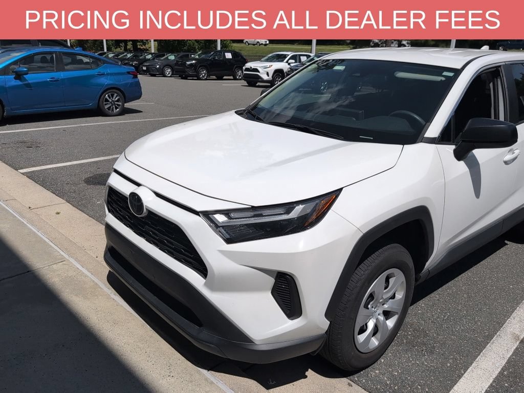 Used 2023 Toyota RAV4 LE FWD image 10