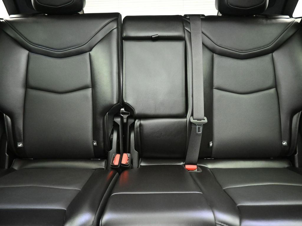 Used 2025 Cadillac XT5 Premium Luxury image 30