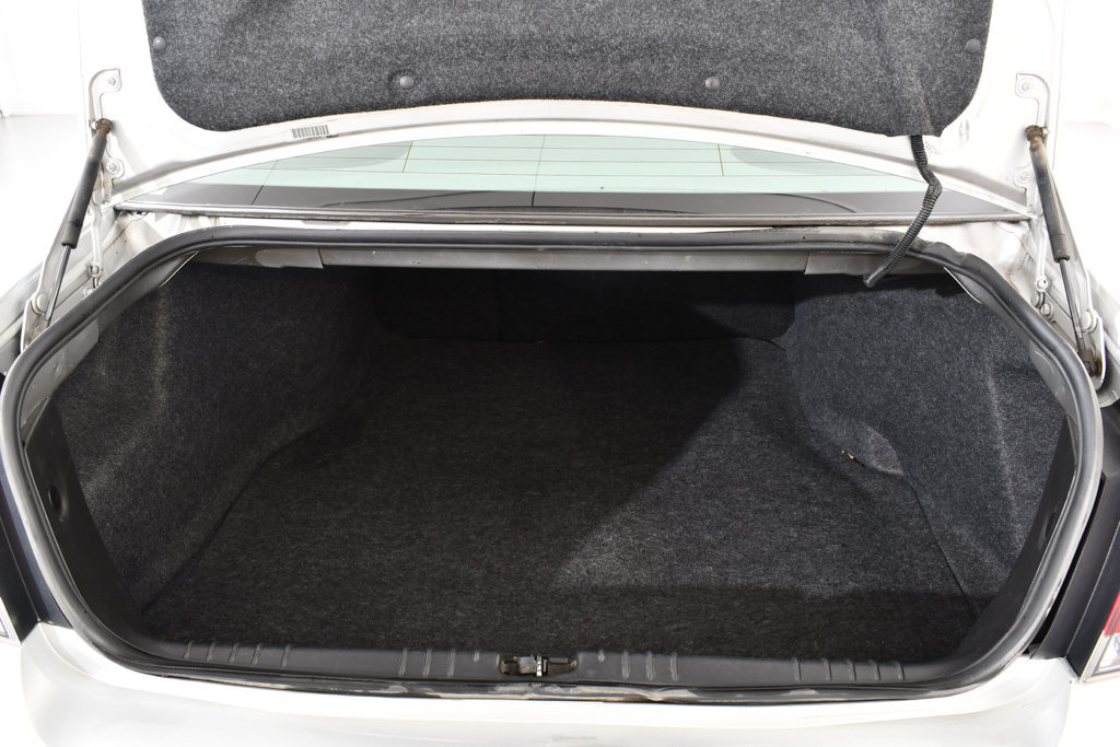 Used 2012 Chevrolet Impala LTZ FWD image 20