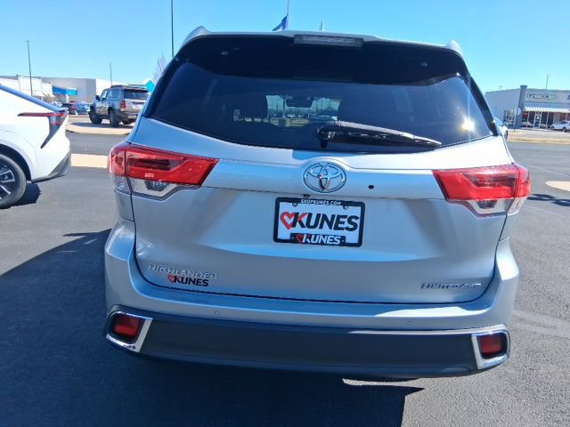 Used 2019 Toyota Highlander Limited Platinum AWD/4WD image 9