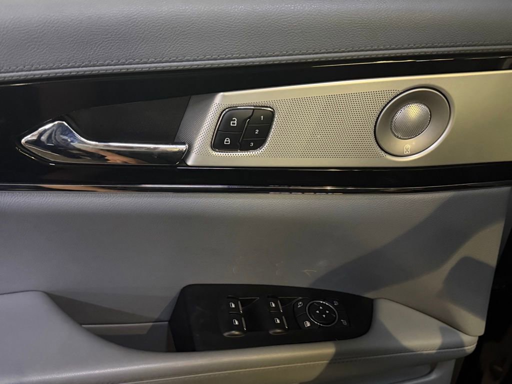 Used 2022 Lincoln Nautilus Reserve w/ Equipment Group 202A image 13