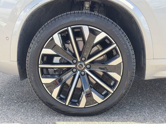 Used 2025 Volvo XC90 B6 Plus image 11