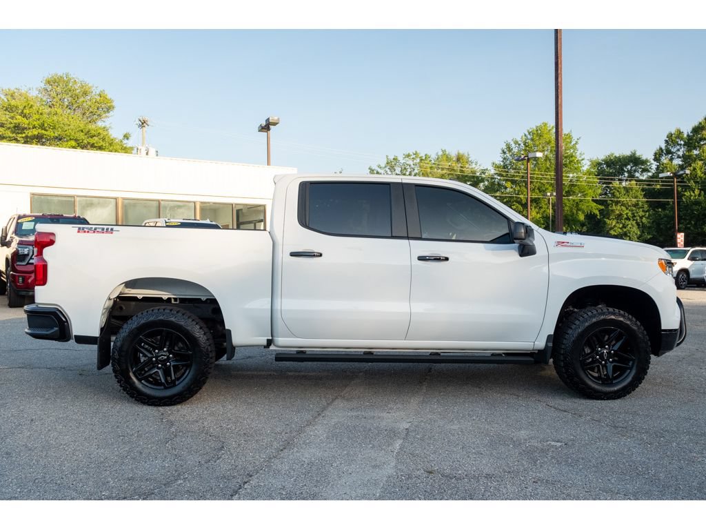 Used 2024 Chevrolet Silverado 1500 LT Trail Boss w/ Convenience Package II AWD/4WD image 9