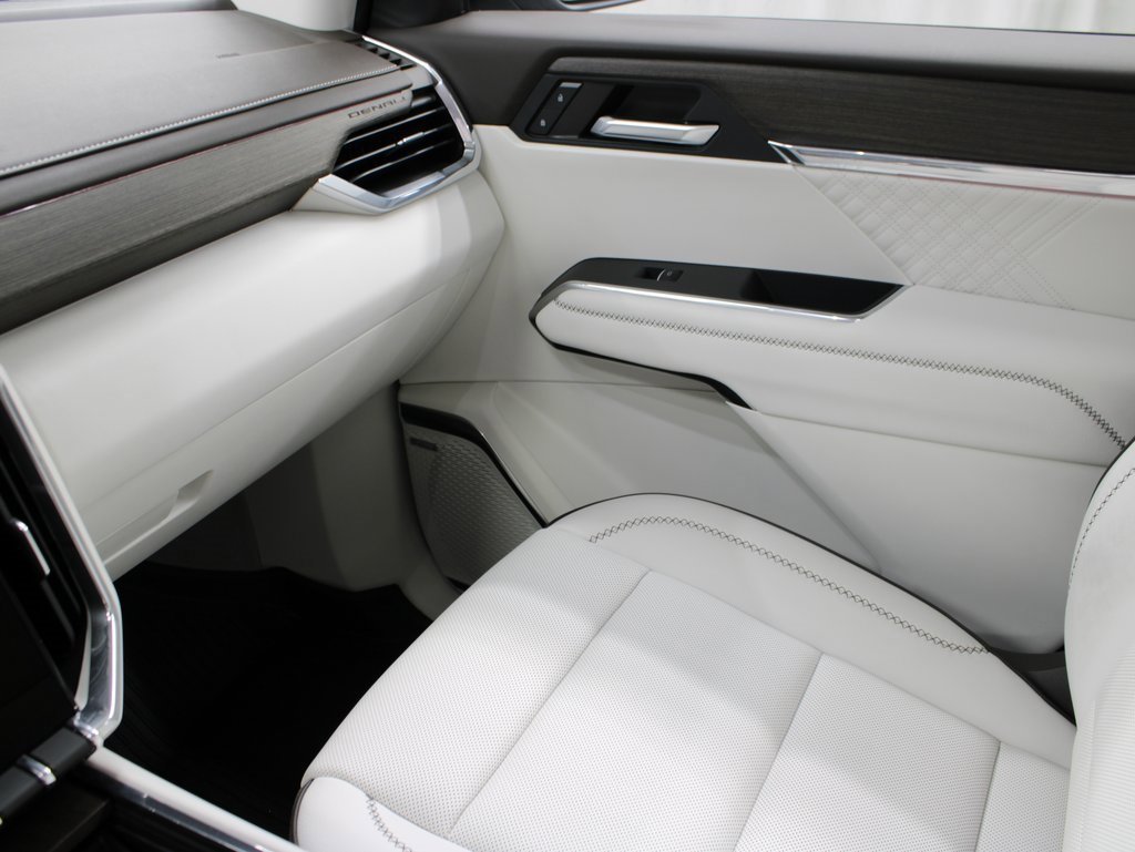 Used 2024 GMC Acadia Denali image 29