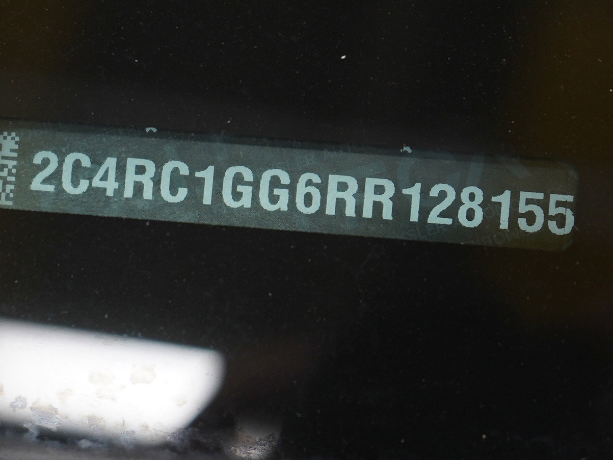 Used 2024 Chrysler Pacifica Limited image 32