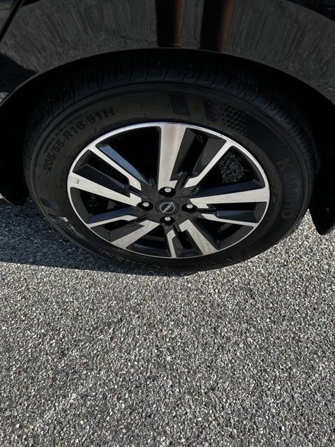 New 2025 Nissan Versa SV w/ Trunk Package image 13