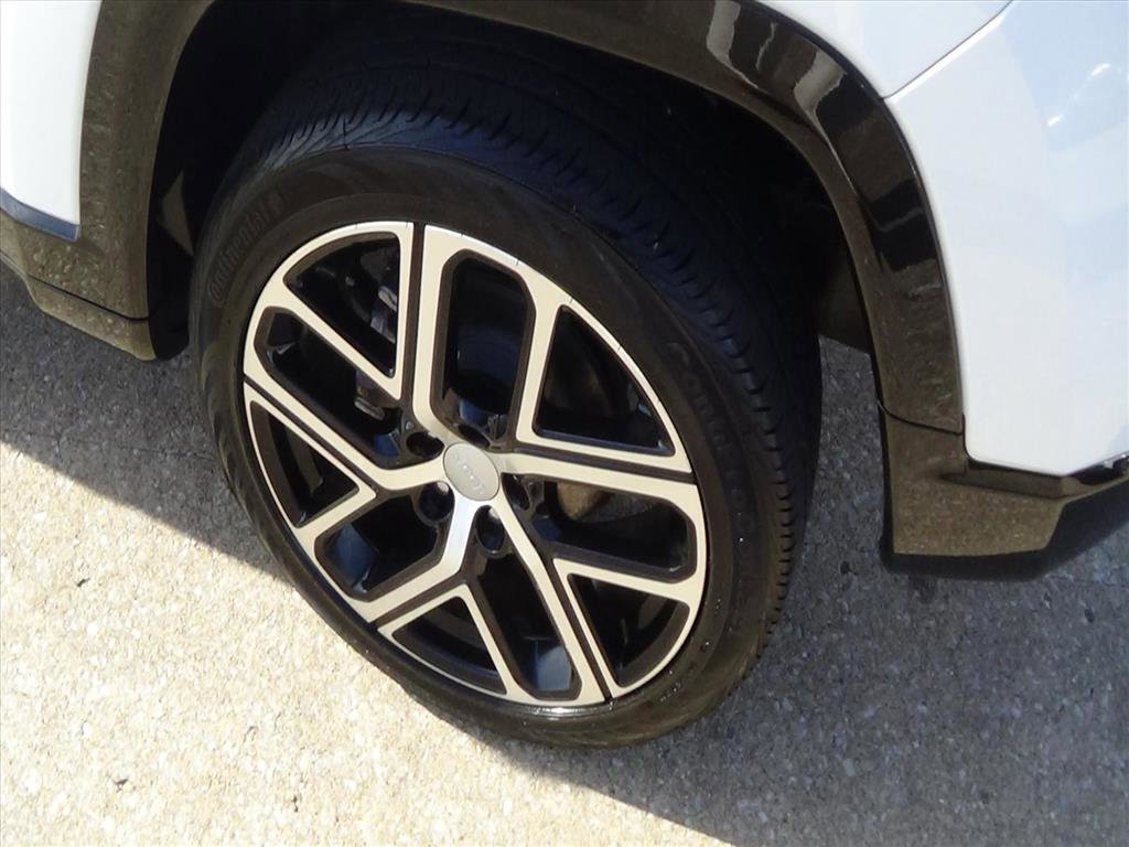 Used 2024 Jeep Compass Limited w/ Elite Group image 11