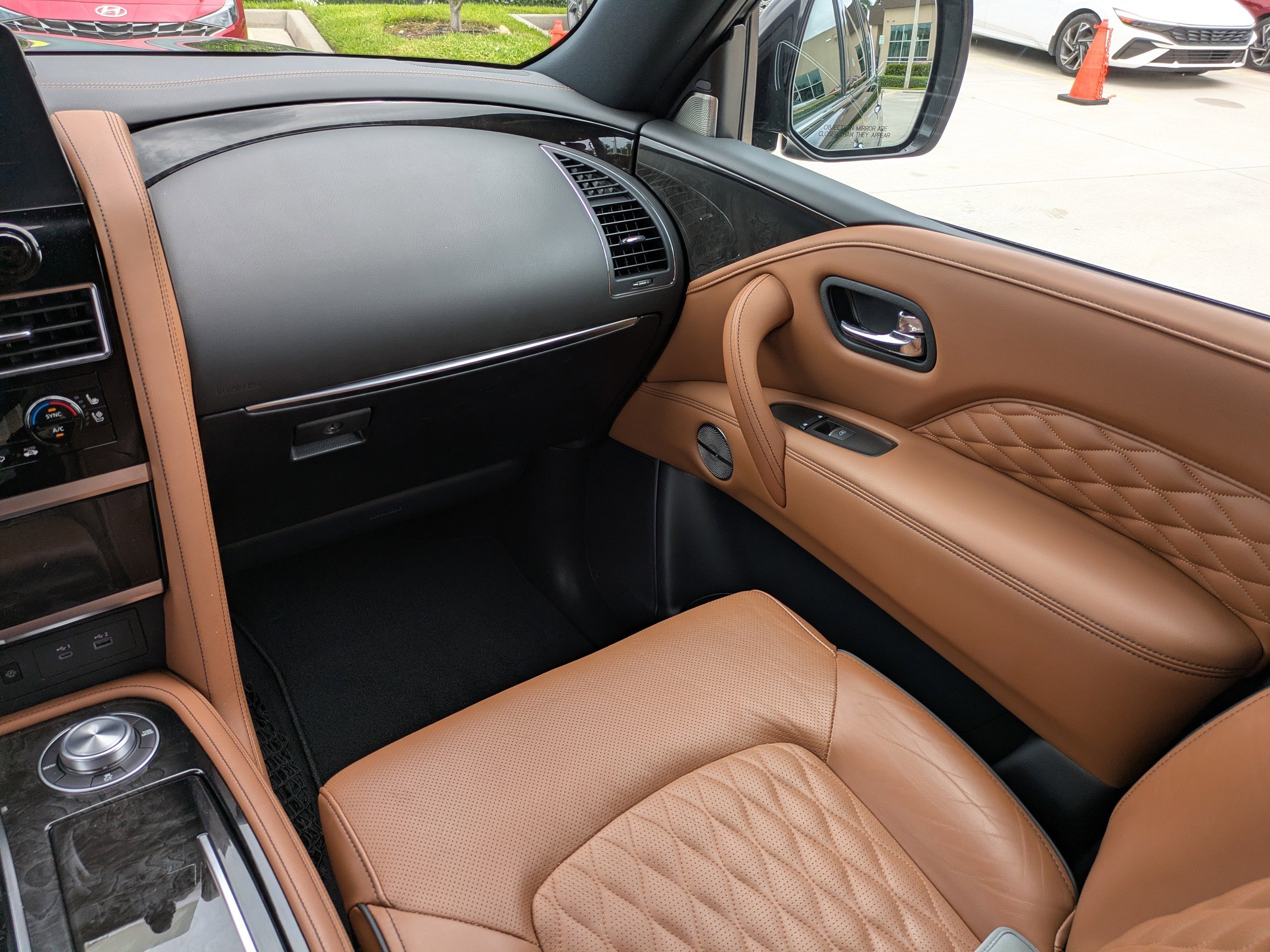 Used 2022 INFINITI QX80 Sensory w/ Cargo Package AWD/4WD image 16