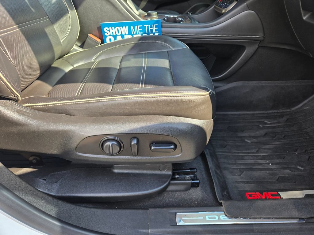 Used 2020 GMC Acadia Denali w/ Technology Package FWD image 61