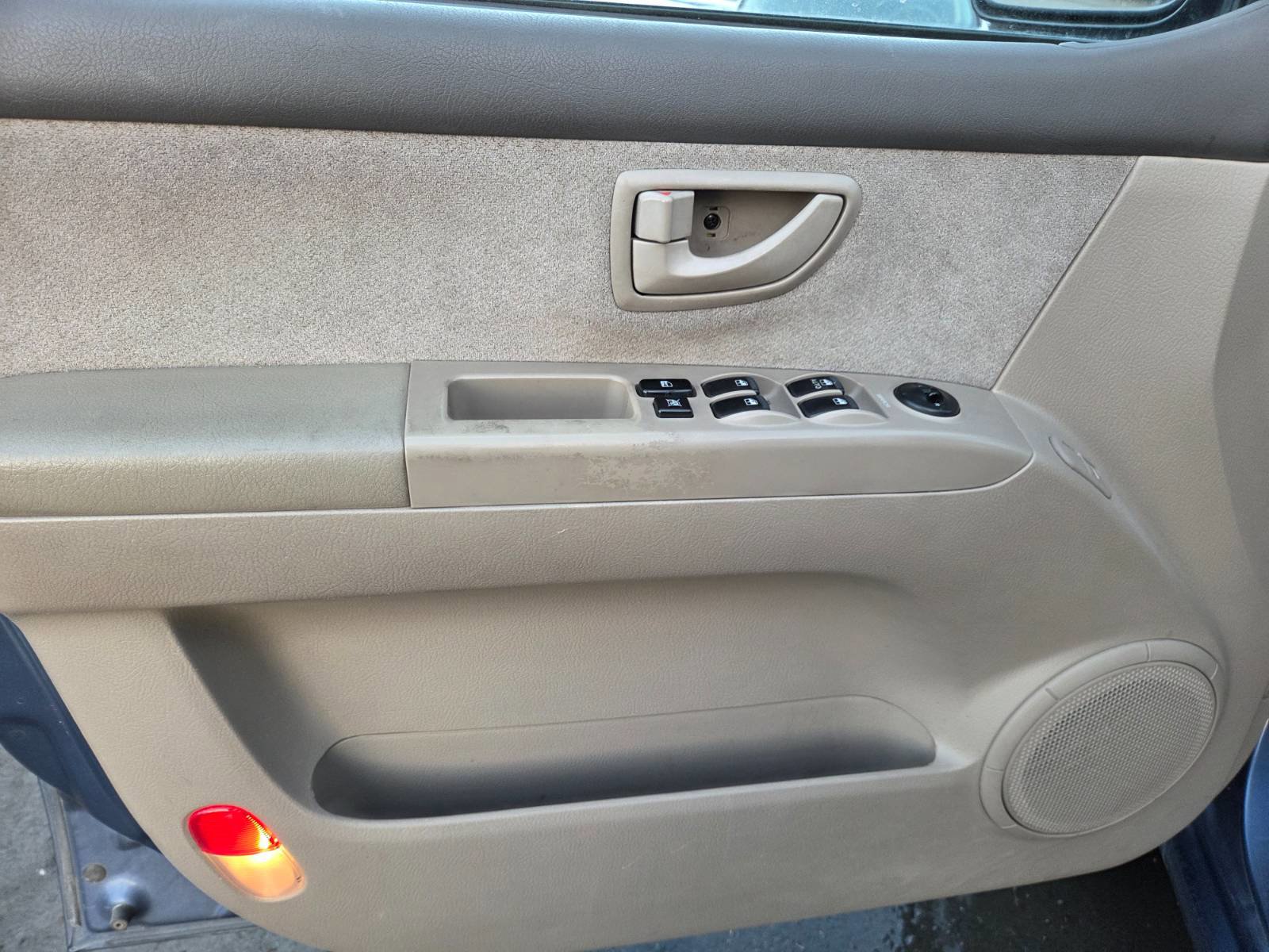 Used 2007 Kia Sorento LX image 8