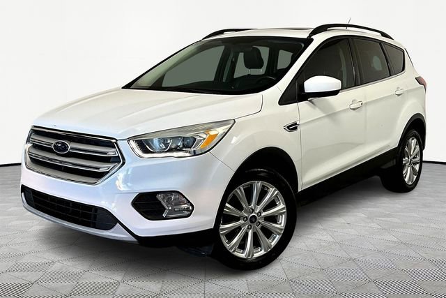 Used 2019 Ford Escape SEL image 2