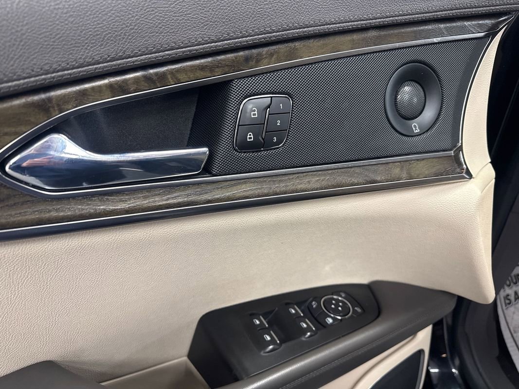 Used 2020 Lincoln Nautilus Reserve w/ Monochromatic Package image 11