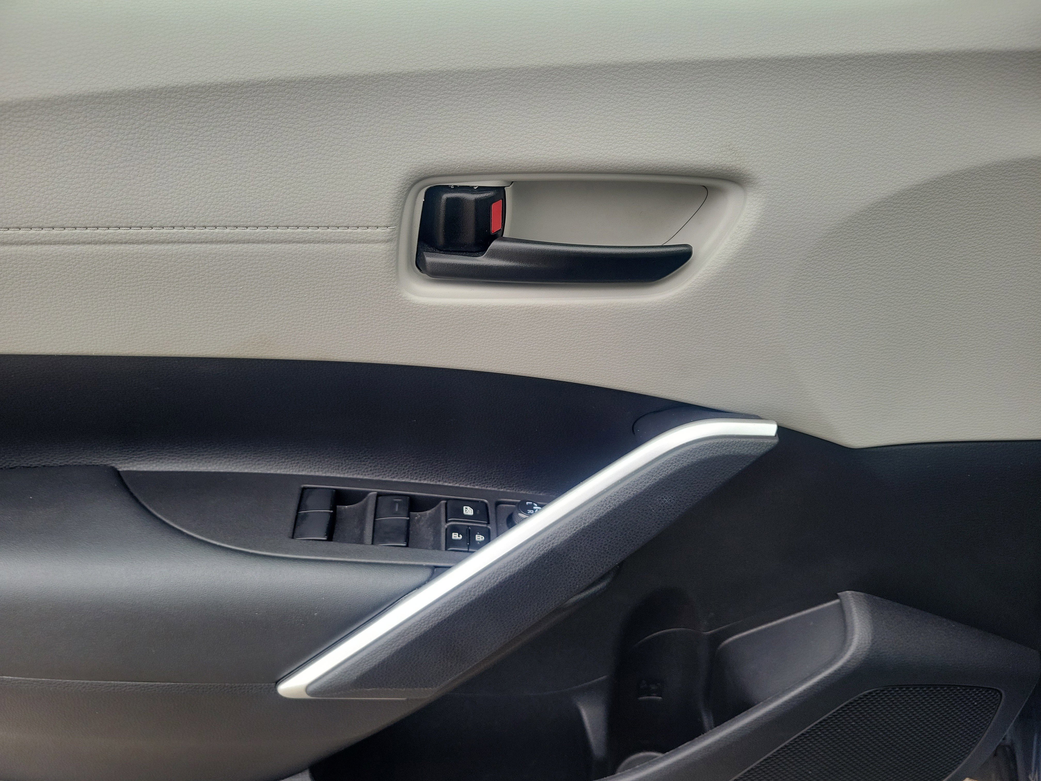 Used 2024 Toyota Corolla Cross L image 17