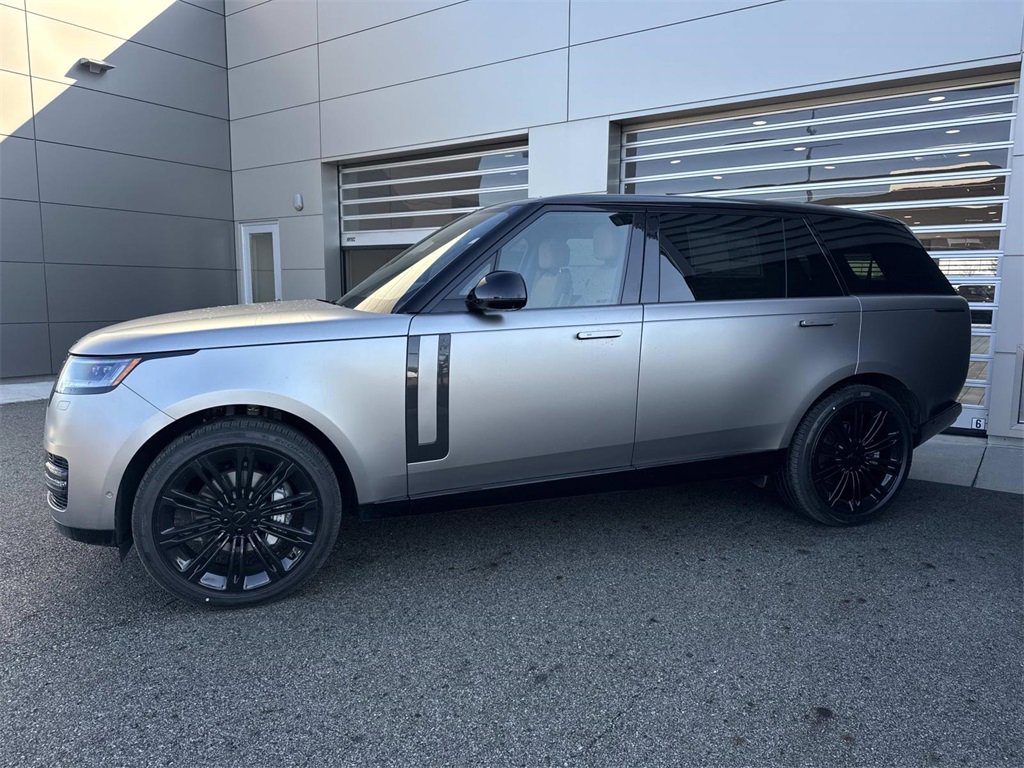 New 2026 Land Rover Range Rover Long Wheelbase SE image 3