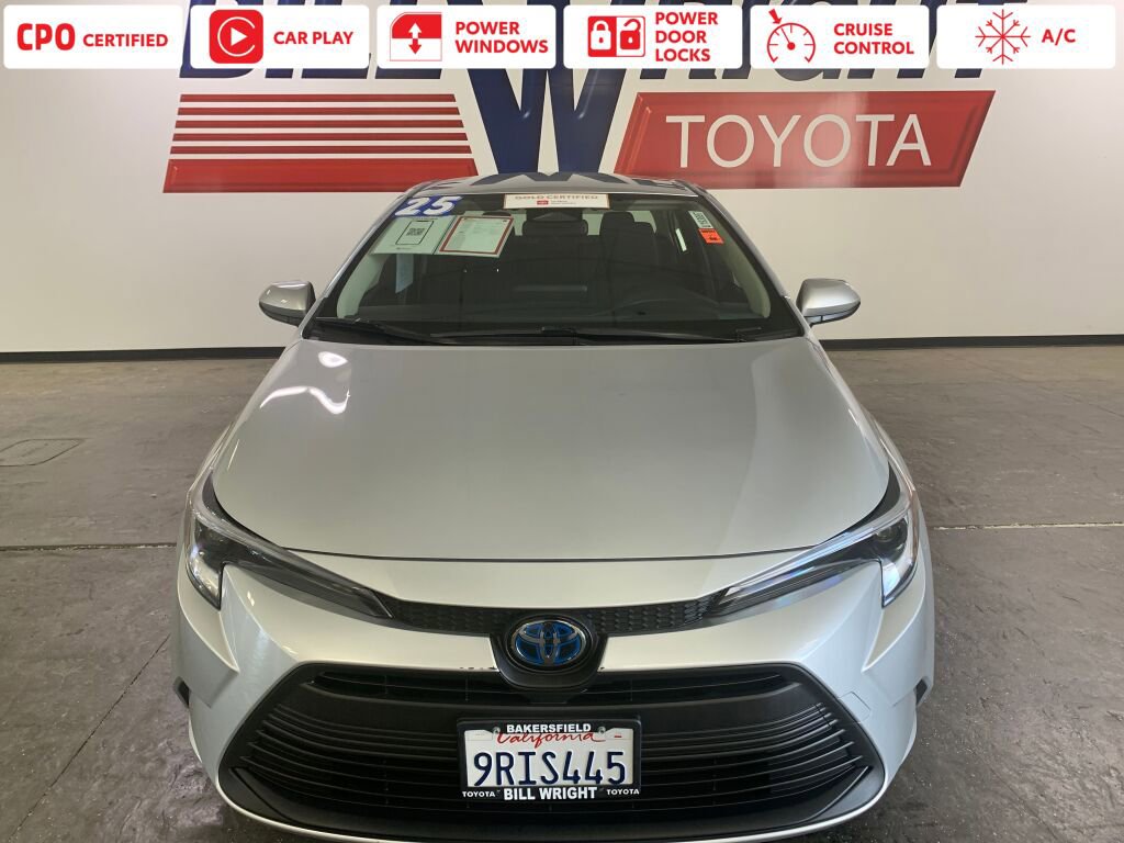 Certified 2025 Toyota Corolla LE image 1