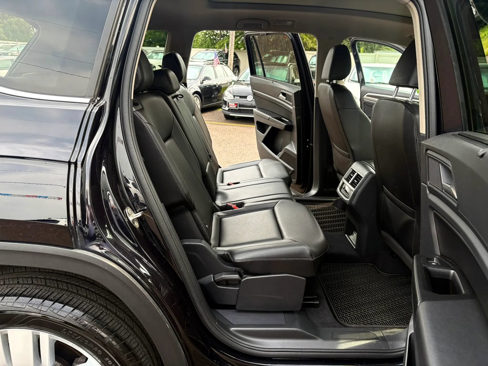 Used 2019 Volkswagen Atlas SEL AWD/4WD image 24