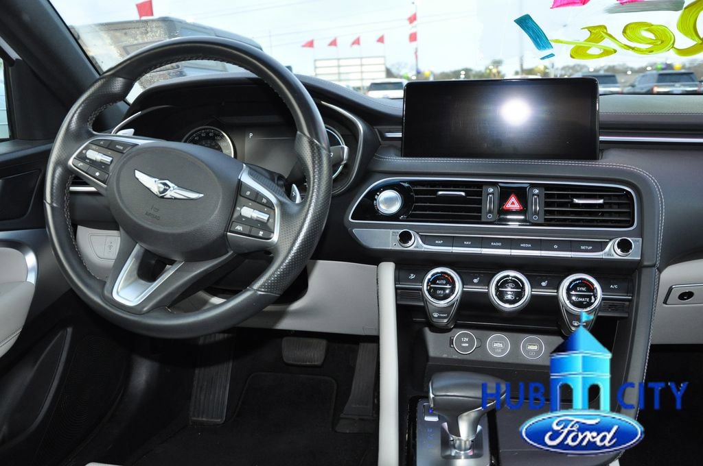 Used 2023 Genesis G70 2.0T image 19