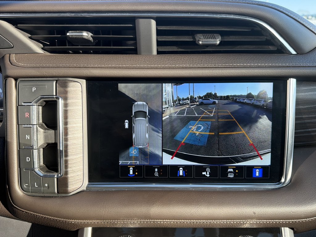 Used 2023 GMC Yukon Denali RWD image 28