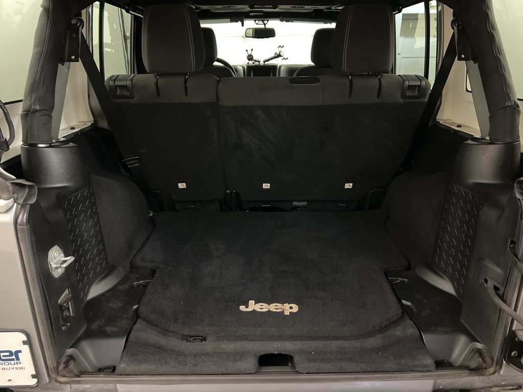 Used 2016 Jeep Wrangler Unlimited Sahara w/ Dual Top Group image 29