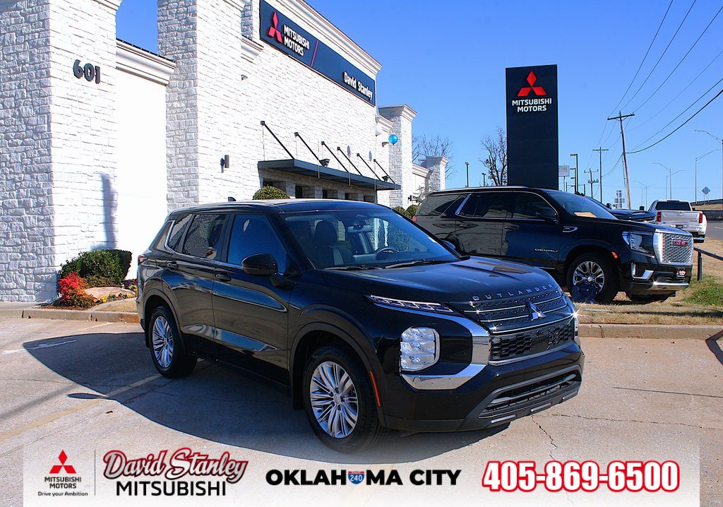 Used 2024 Mitsubishi Outlander ES