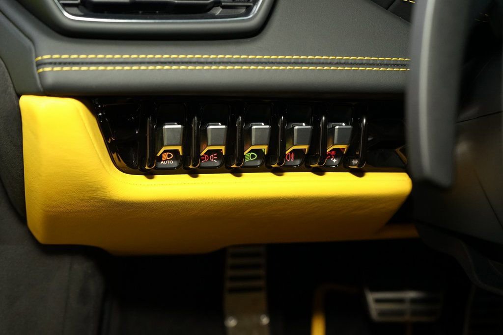 Used 2024 Lamborghini Huracan Tecnica image 26