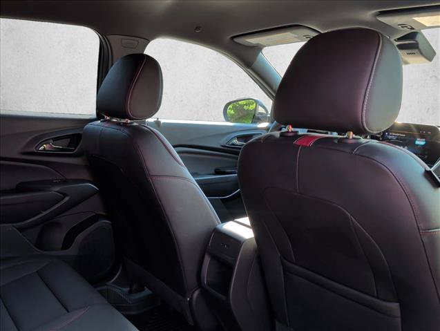 Used 2025 Chevrolet Trax RS w/ Driver Confidence Package FWD image 23