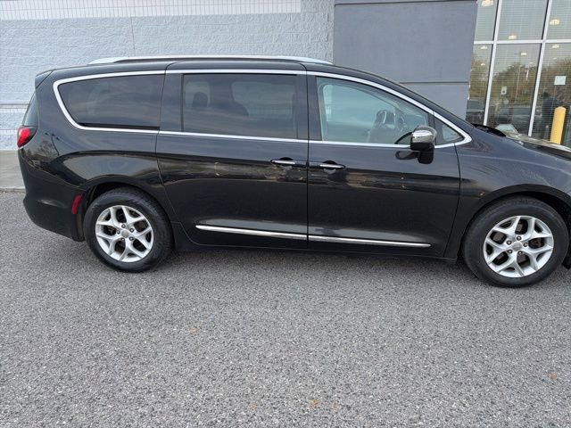 Used 2020 Chrysler Pacifica Limited image 10