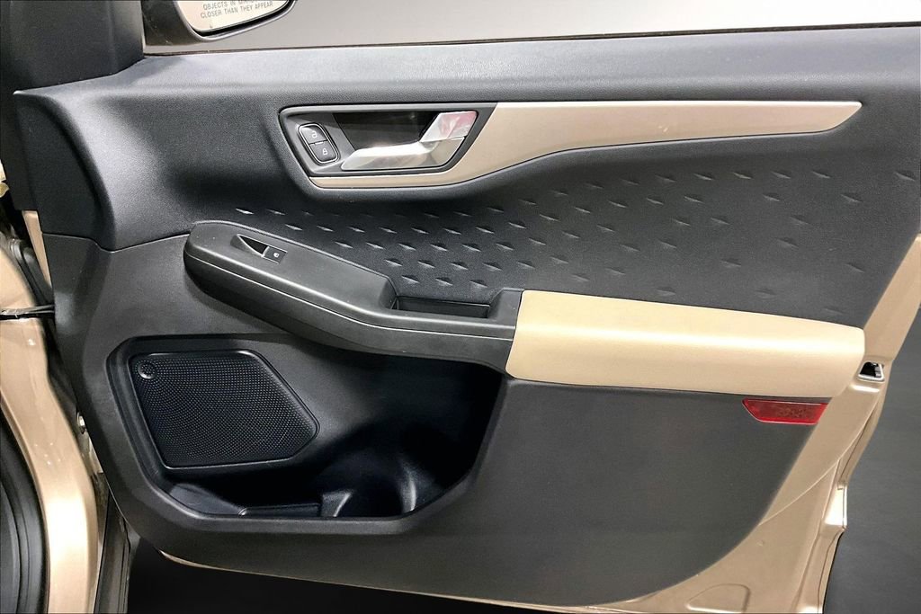 Used 2020 Ford Escape SEL image 27