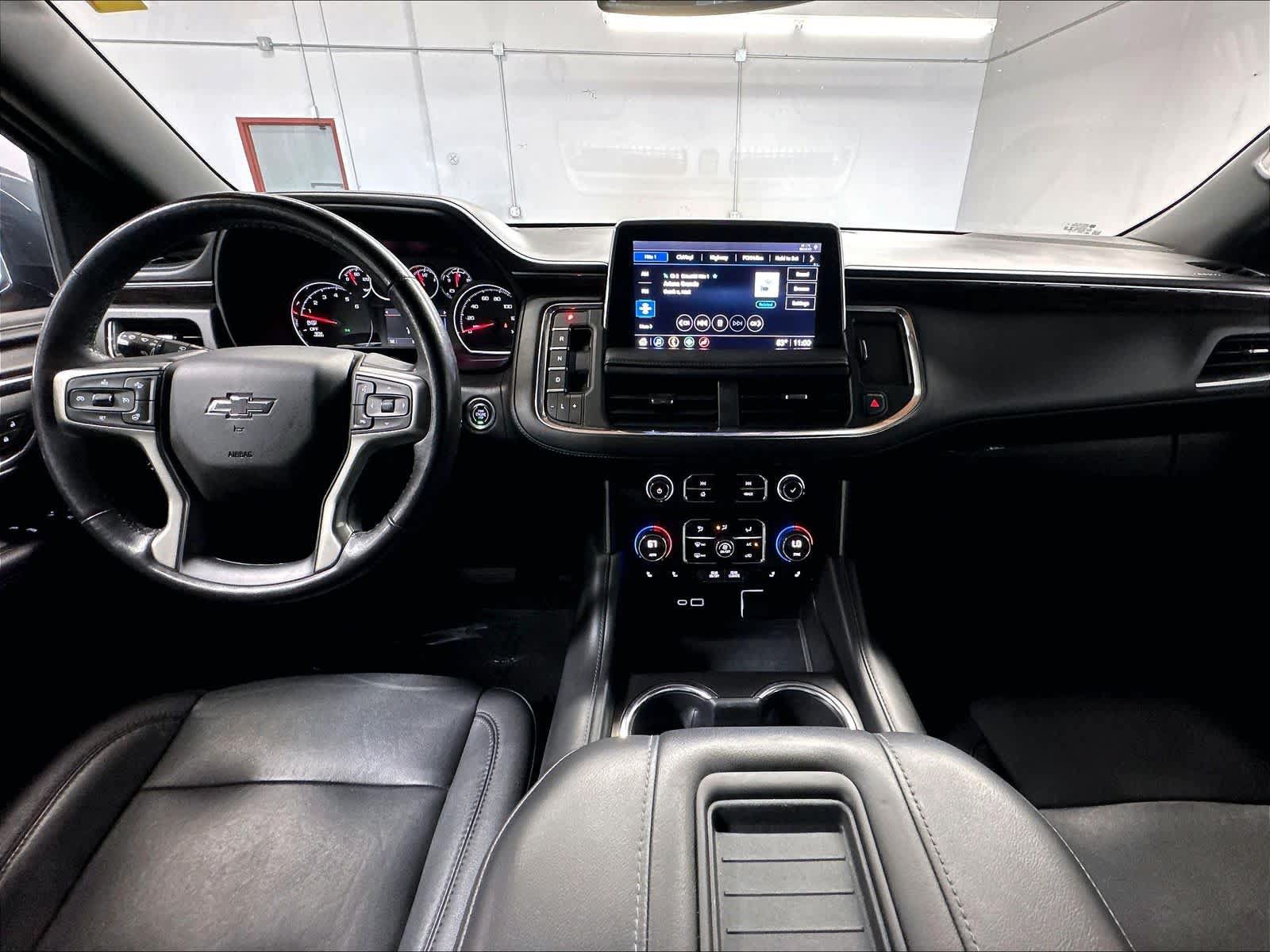 Used 2021 Chevrolet Tahoe Z71 w/ Luxury Package AWD/4WD image 17