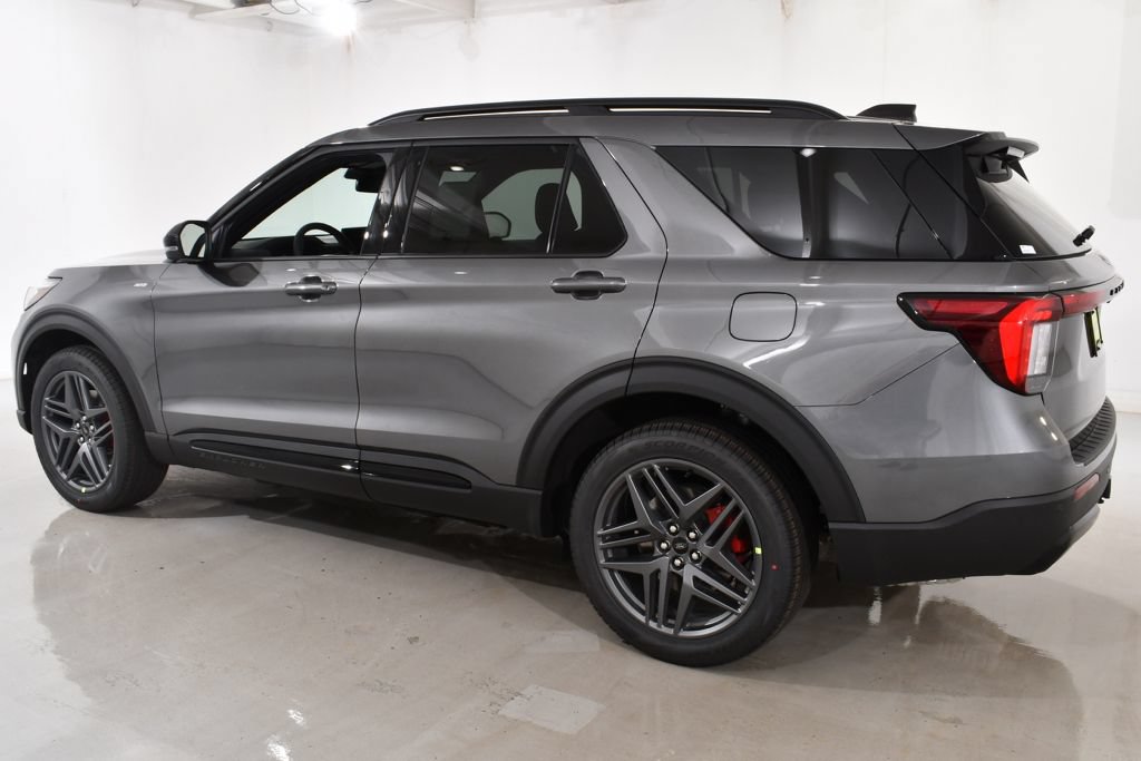 New 2026 Ford Explorer ST-Line w/ ST-Line Street Pack AWD/4WD image 15