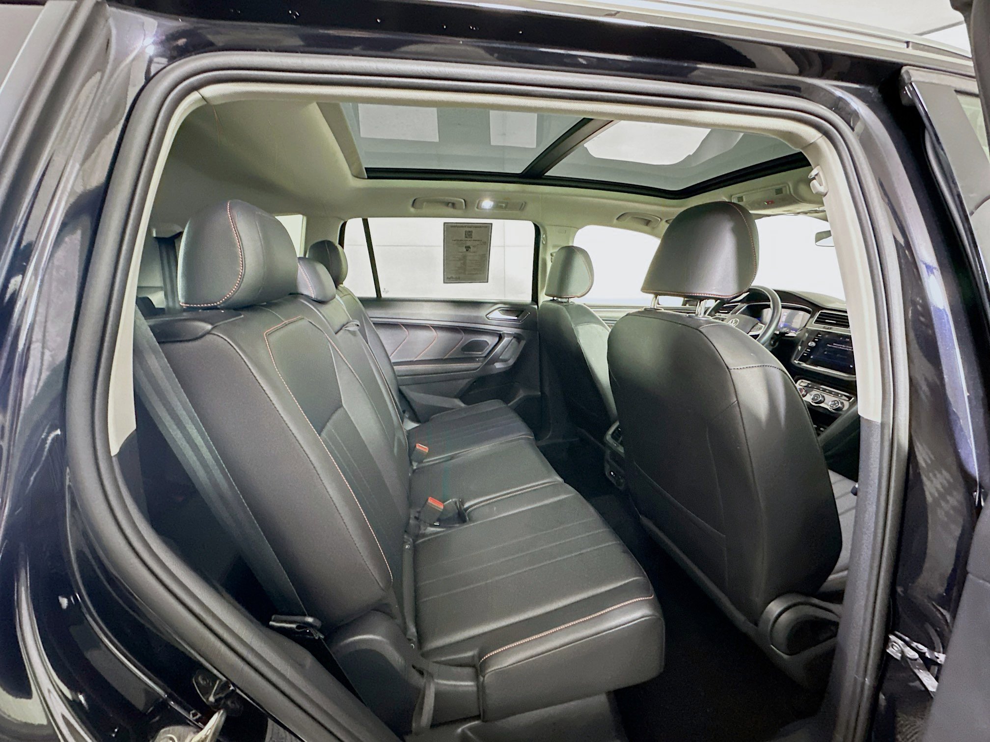 Used 2024 Volkswagen Tiguan Wolfsburg Edition image 32