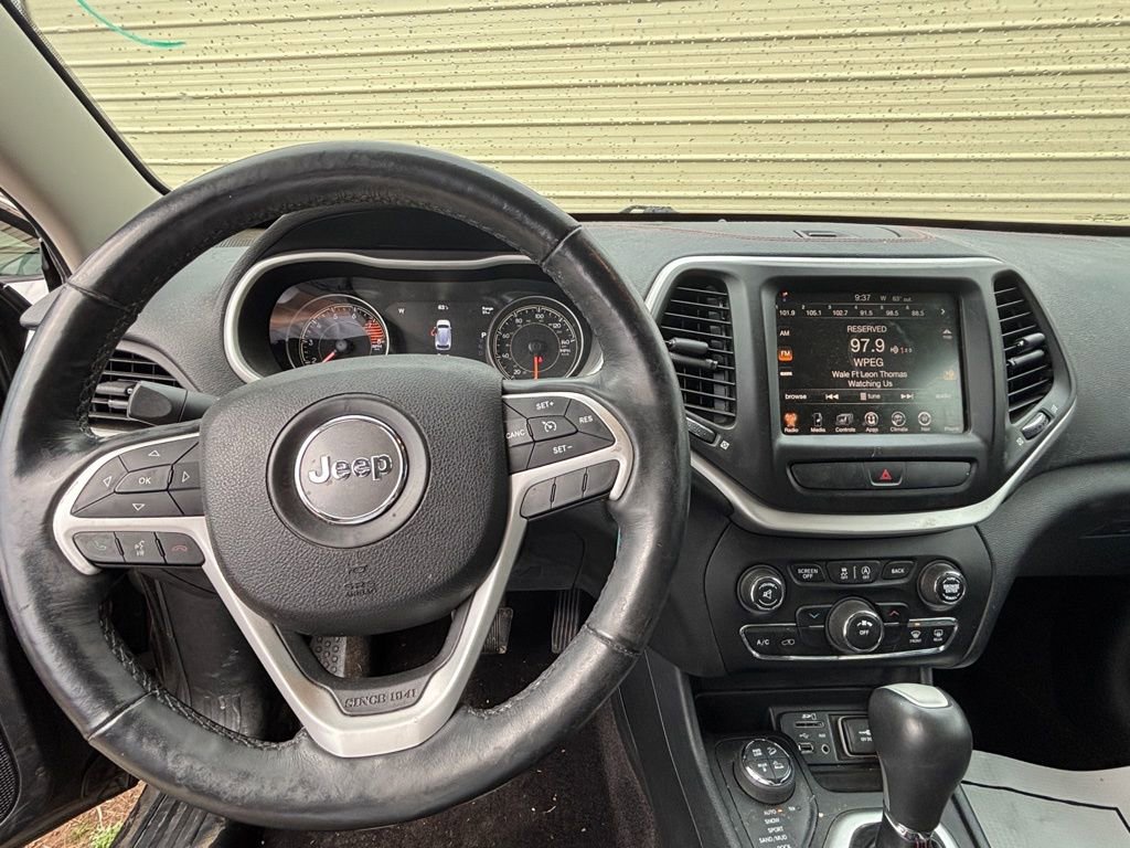 Used 2016 Jeep Cherokee Trailhawk w/ Leather Interior Group image 10