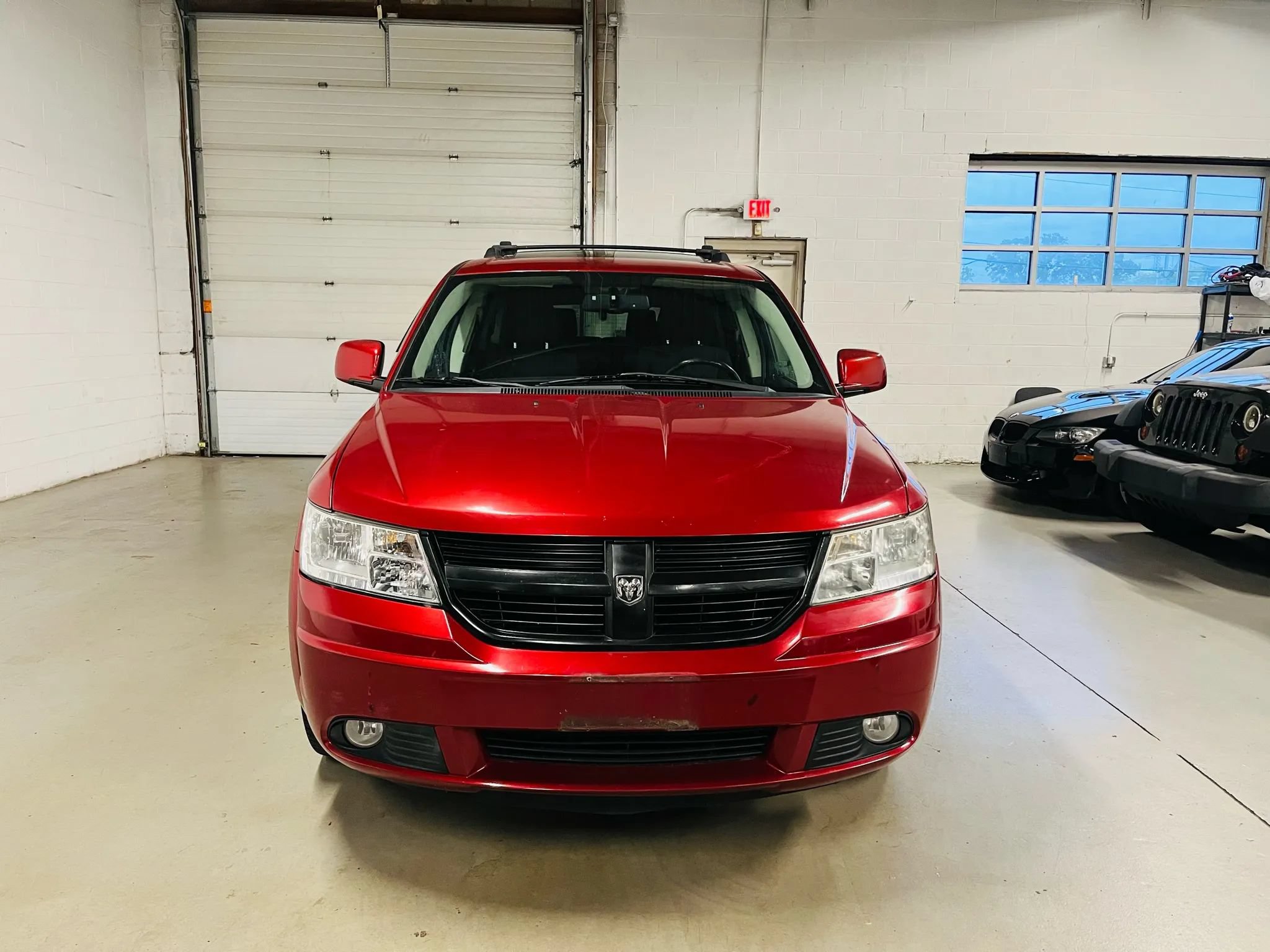Used 2010 Dodge Journey SXT w/ Flexible Seating Group FWD image 2
