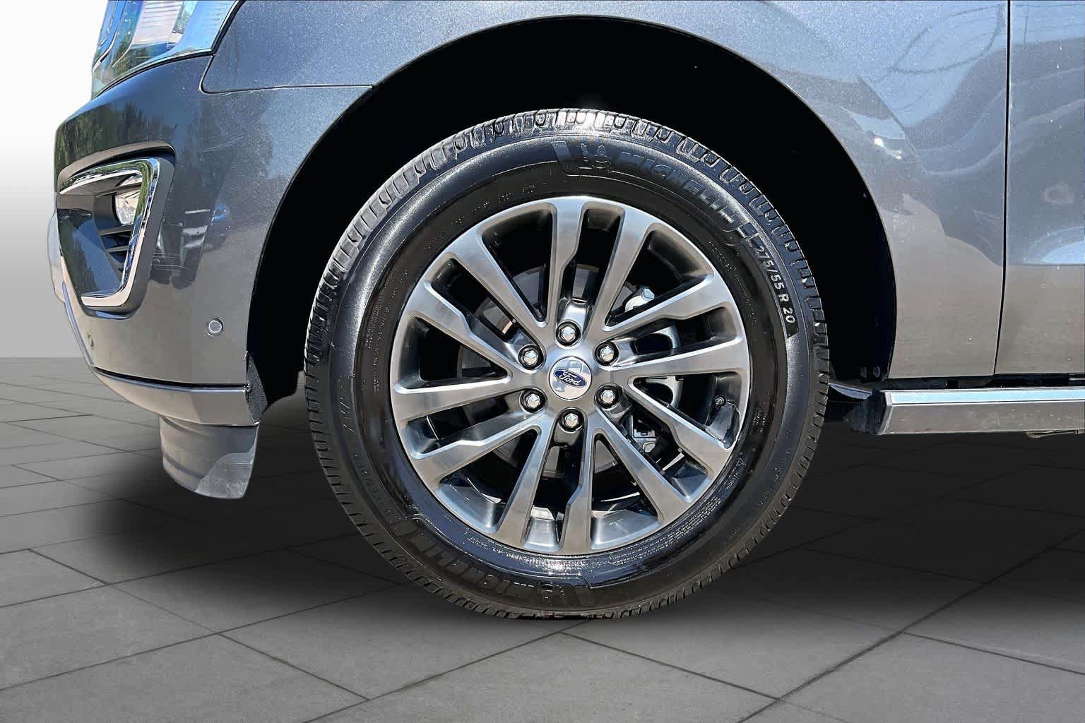 Used 2019 Ford Expedition Limited w/ Equipment Group 301A RWD image 11